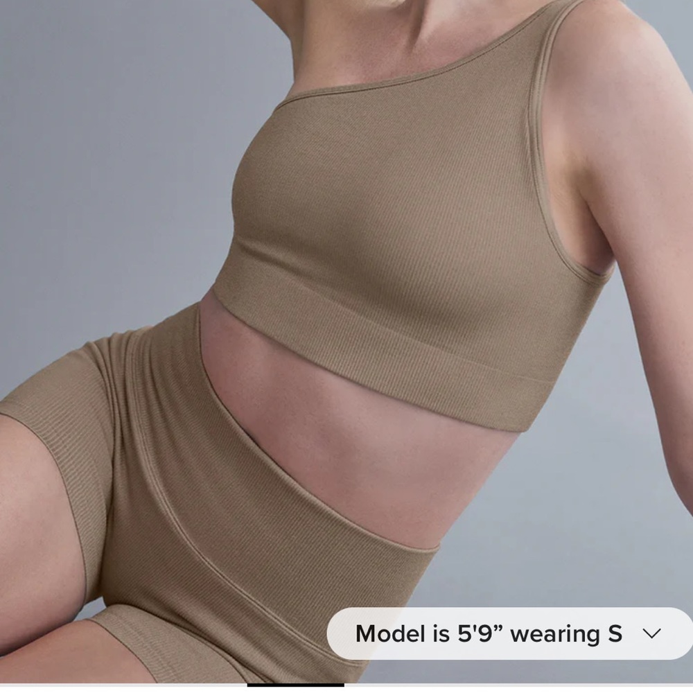 ALO Yoga One-Shoulder Bra in Tan - Picture 3 of 5